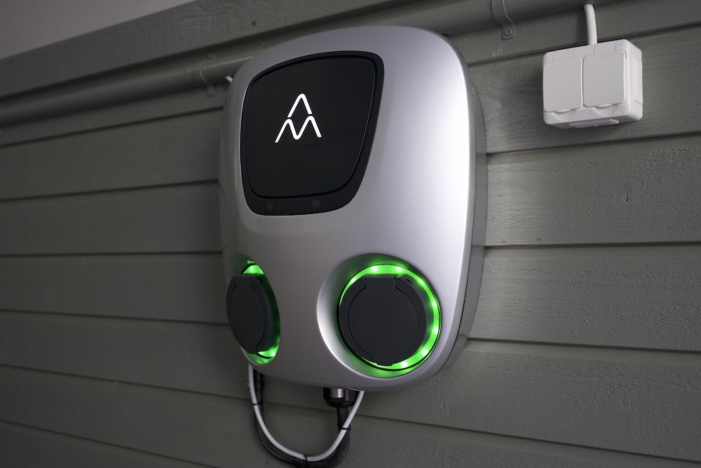 charge-amps-aura-vagg Charge Amps Aura på vägg